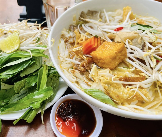 Phở chay dưỡng sinh: Chắt chiu vị thanh m&aacute;t từ rau củ, hương ngọt l&agrave;nh nu&ocirc;i dưỡng th&acirc;n t&acirc;m- Ảnh 2.