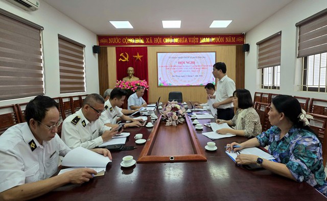 Kiểm tra hoạt động giết mổ gia s&uacute;c, gia cầm tập trung tại x&atilde; B&aacute;t Tr&agrave;ng- Ảnh 1.