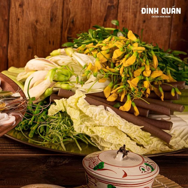 Lẩu c&aacute; k&egrave;o: Ch&uacute;t nắng ấm miền T&acirc;y giữa H&agrave; Nội ng&agrave;y đ&ocirc;ng chớm lạnh, ngạt ng&agrave;o hương thơm rau tr&aacute;i miệt vườn- Ảnh 5.