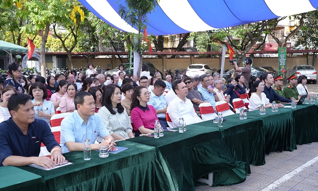Phường Láng tổ chức diễn tập điều tra, xử trí vụ ngộ độc thực phẩm- Ảnh 1. Phường Láng tổ chức diễn tập điều tra, xử trí vụ ngộ độc thực phẩm- Ảnh 1.