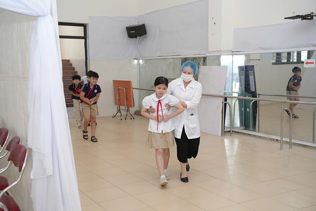 Phường Láng tổ chức diễn tập điều tra, xử trí vụ ngộ độc thực phẩm- Ảnh 4. Phường Láng tổ chức diễn tập điều tra, xử trí vụ ngộ độc thực phẩm- Ảnh 4.