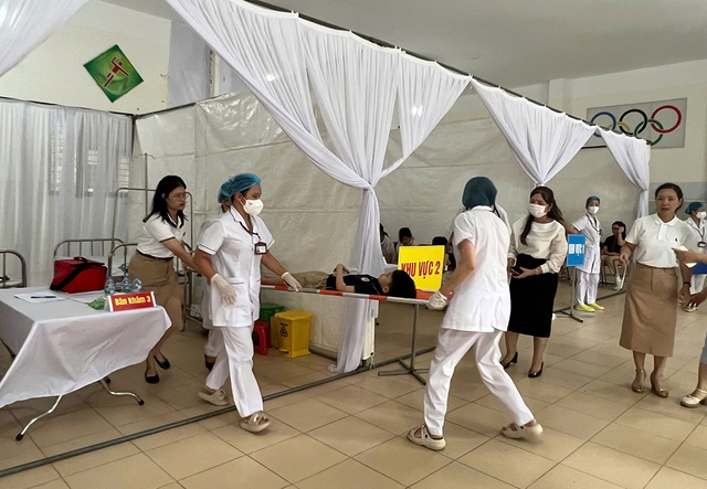 Phường Láng tổ chức diễn tập điều tra, xử trí vụ ngộ độc thực phẩm- Ảnh 8. Phường Láng tổ chức diễn tập điều tra, xử trí vụ ngộ độc thực phẩm- Ảnh 8.