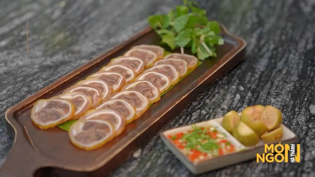 Tai heo cuộn bắp b&ograve;: M&oacute;n khai vị tinh tế, thăng hoa nhờ kỹ thuật "t&aacute;u thịt" độc đ&aacute;o- Ảnh 9.