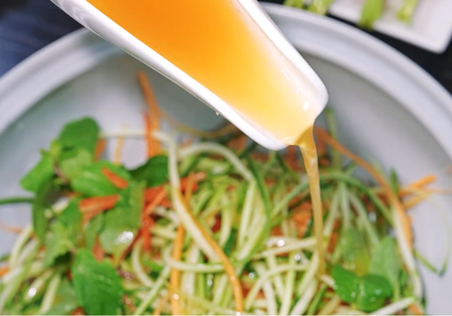 Tôm đồng nộm rau củ: Giữ vị quê - giữ sức khỏe - giữ nét hài hòa trong bữa cơm của gia đình Việt- Ảnh 5. Tôm đồng nộm rau củ: Giữ vị quê - giữ sức khỏe - giữ nét hài hòa trong bữa cơm của gia đình Việt- Ảnh 5.