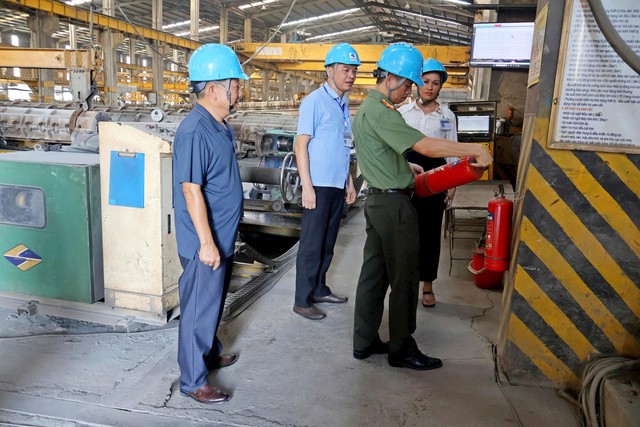 X&atilde; Đo&agrave;i Phương kiểm tra li&ecirc;n ng&agrave;nh về an to&agrave;n lao động v&agrave; an to&agrave;n thực phẩm- Ảnh 3.