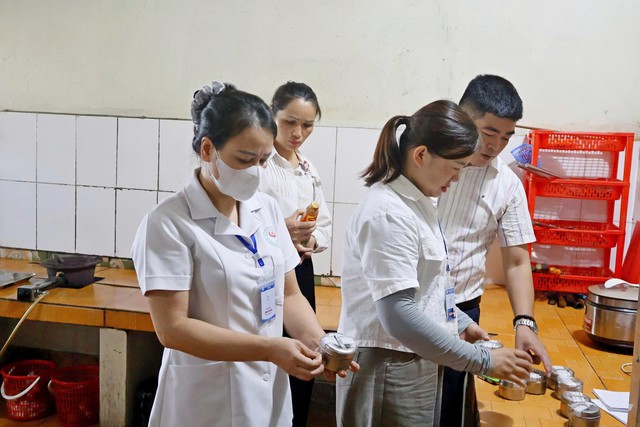X&atilde; Đo&agrave;i Phương kiểm tra li&ecirc;n ng&agrave;nh về an to&agrave;n lao động v&agrave; an to&agrave;n thực phẩm- Ảnh 2.