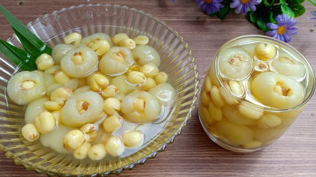 Ch&egrave; nh&atilde;n lồng bao sen - thức qu&agrave; "thời tr&acirc;n" g&oacute;i trọn hương m&ugrave;a hạ H&agrave; th&agrave;nh- Ảnh 1.