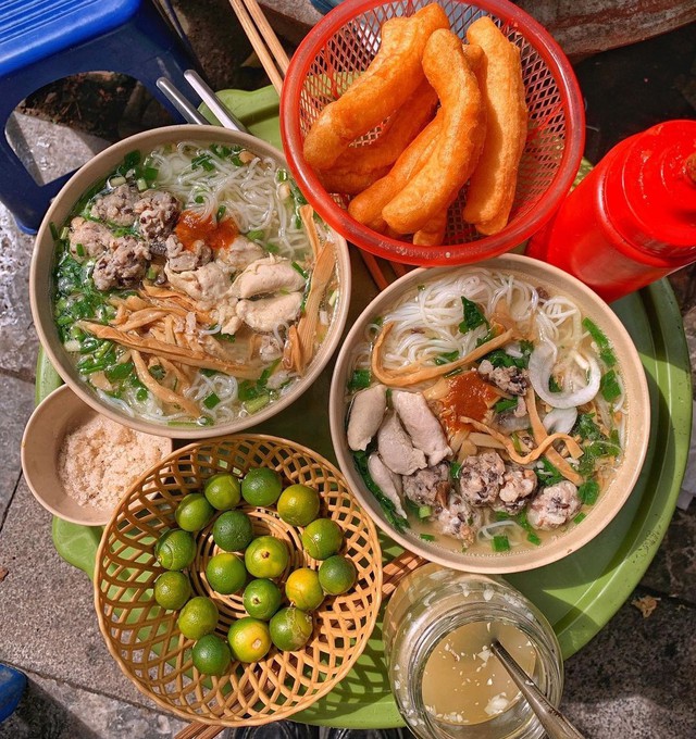 B&uacute;n mọc - Thức qu&agrave; dung dị giữa vạn m&oacute;n ngon, đậm n&eacute;t thanh tao của ẩm thực H&agrave; th&agrave;nh- Ảnh 9.