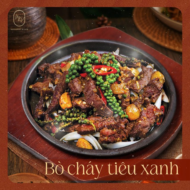 B&ograve; ch&aacute;y ti&ecirc;u xanh: M&ecirc; hoặc thực kh&aacute;ch bởi thịt b&ograve; mềm ngọt h&ograve;a quyện ti&ecirc;u xanh Ph&uacute; Quốc thơm nồng- Ảnh 2.