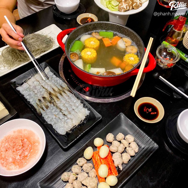 Lẩu tôm sen đào: Tinh hoa ẩm thực giao hòa trong hương vị biển cả, chinh phục thực khách bằng hậu vị tinh tế- Ảnh 3. Lẩu tôm sen đào: Tinh hoa ẩm thực giao hòa trong hương vị biển cả, chinh phục thực khách bằng hậu vị tinh tế- Ảnh 3.