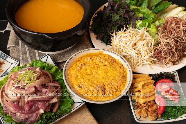 Lẩu cua d&ecirc; Song Dương: Tinh hoa n&uacute;i rừng T&acirc;y Bắc giữa l&ograve;ng H&agrave; Nội, ấm vị cua đồng, ngọt mềm thịt d&ecirc; r&eacute; non- Ảnh 1.