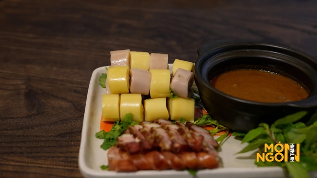 Phở chấm thịt g&aacute;c bếp: B&aacute;nh phở tr&aacute;ng tay g&oacute;i trọn thức qu&agrave; đại ng&agrave;n, ch&eacute;n tương đậu xị của người N&ugrave;ng g&acirc;y thương nhớ- Ảnh 7.