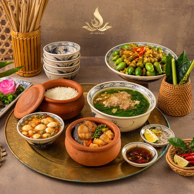 Cá lăng kho trà cổ thụ: Tinh hoa bếp Việt hòa quyện vị ngọt sông Đà và hương trà trăm năm giữa lòng Hà Nội- Ảnh 5. Cá lăng kho trà cổ thụ: Tinh hoa bếp Việt hòa quyện vị ngọt sông Đà và hương trà trăm năm giữa lòng Hà Nội- Ảnh 5.