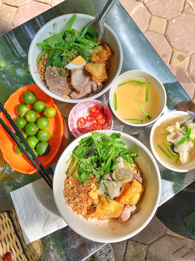 Mỳ ho&agrave;nh th&aacute;nh: Hương vị đặc trưng được n&acirc;ng niu bằng sự cầu kỳ, trở th&agrave;nh thức qu&agrave; quen thuộc của ẩm thực Thủ đ&ocirc;- Ảnh 2.