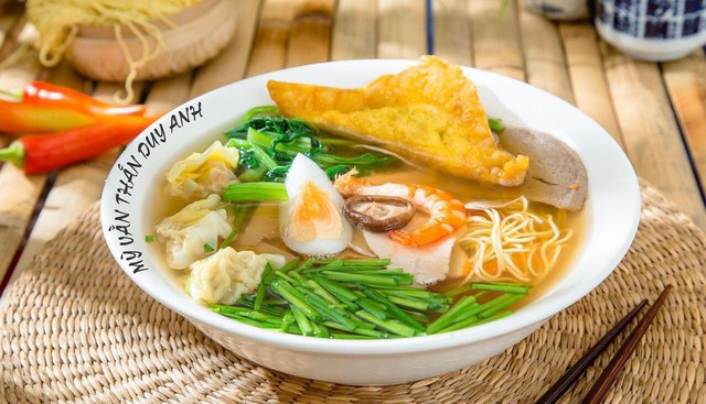 Mỳ vằn thắn phố cổ: Hơn nửa thế kỷ lưu giữ vị ngọt thanh tinh tế, n&iacute;u ch&acirc;n thực kh&aacute;ch bằng hương xưa kh&oacute; qu&ecirc;n- Ảnh 1.