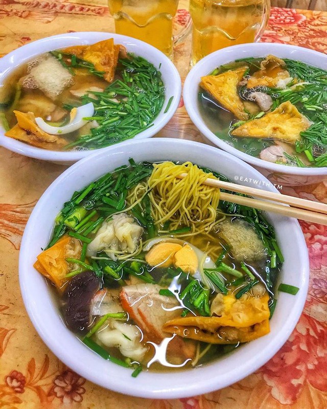 Mỳ vằn thắn phố cổ: Hơn nửa thế kỷ lưu giữ vị ngọt thanh tinh tế, n&iacute;u ch&acirc;n thực kh&aacute;ch bằng hương xưa kh&oacute; qu&ecirc;n- Ảnh 4.