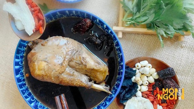 M&oacute;n ngon phố cũ lưu giữ hương vị qua b&aacute;t g&agrave; tần "dừ nhưng dừ dai", n&iacute;u ch&acirc;n thực kh&aacute;ch suốt hơn ba thập kỷ- Ảnh 13.