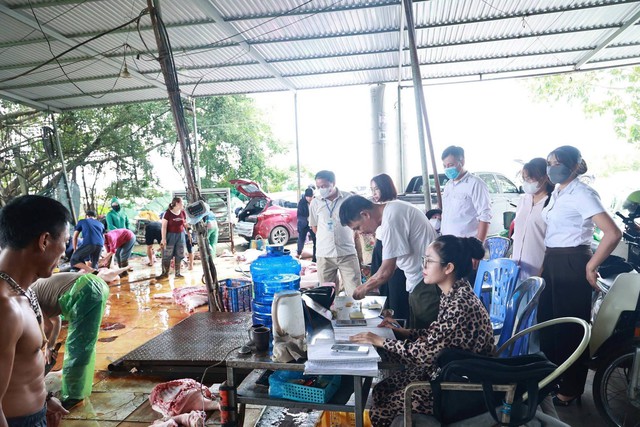 X&atilde; Ứng Thi&ecirc;n kiểm tra đột xuất c&aacute;c cơ sở giết mổ nhỏ lẻ trước thời điểm 1-7- Ảnh 1.