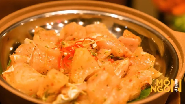 Lăng ngư x&ocirc;ng mỹ vị: Nghệ thuật x&ocirc;ng hơi h&ograve;a quyện hương thảo mộc, giữ trọn vị ngọt trong từng thớ c&aacute;- Ảnh 3.