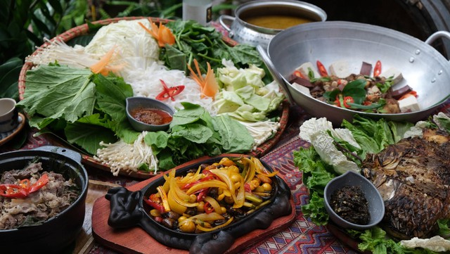Từ chảo thắng cố nghi ng&uacute;t kh&oacute;i đến nồi lẩu nức tiếng phố cổ vẫn giữ trọn hương thơm của gia vị v&ugrave;ng cao- Ảnh 4.