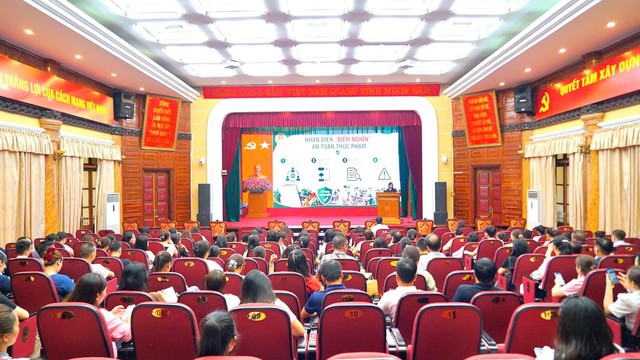
UBND phường Từ Li&ecirc;m triển khai m&ocirc; h&igrave;nh bếp ăn tập thể trường học bảo đảm an to&agrave;n thực phẩm- Ảnh 2.