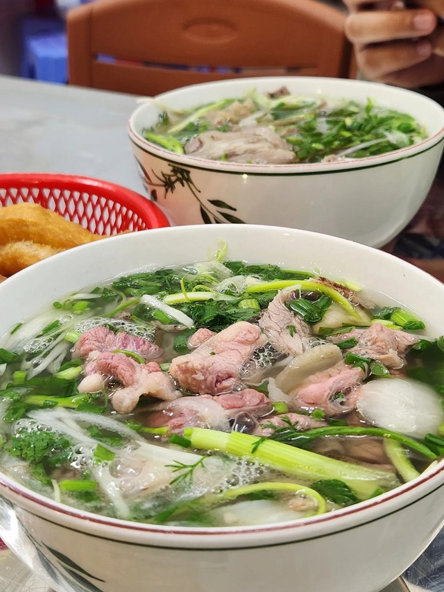 Phở Kh&ocirc;i H&oacute;i phố H&agrave;ng Vải: Hơn 30 năm giữ vị phở b&ograve; truyền thống từ thời Mậu Dịch giữa l&ograve;ng phố cổ H&agrave; Nội- Ảnh 6.