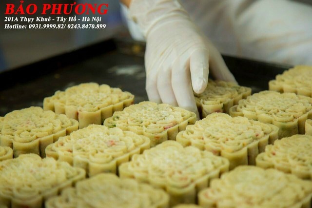 B&aacute;nh Trung thu cổ truyền: Gần 4 thập kỷ giữ trọn vị xưa từ khu&ocirc;n gỗ, tạo n&ecirc;n thức qu&agrave; lưu giữ những m&ugrave;a trăng- Ảnh 3.