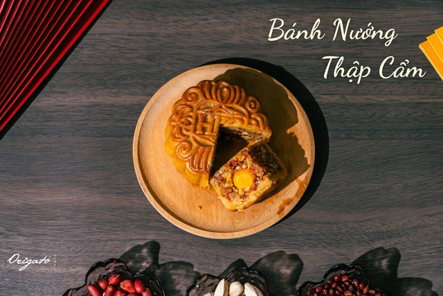 B&aacute;nh Trung thu cổ truyền: Gần 4 thập kỷ giữ trọn vị xưa từ khu&ocirc;n gỗ, tạo n&ecirc;n thức qu&agrave; lưu giữ những m&ugrave;a trăng- Ảnh 1.