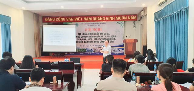 An to&agrave;n thực phẩm: H&agrave; Nội chuyển trọng t&acirc;m sang tự kiểm so&aacute;t từ cơ sở- Ảnh 2.