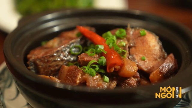C&aacute; quả kho tộ: M&oacute;n ngon d&acirc;n d&atilde; gợi nhớ bữa cơm nh&agrave;, đặc sắc nhờ c&aacute;ch chế biến ri&ecirc;ng v&agrave; c&acirc;n bằng gia vị- Ảnh 3.