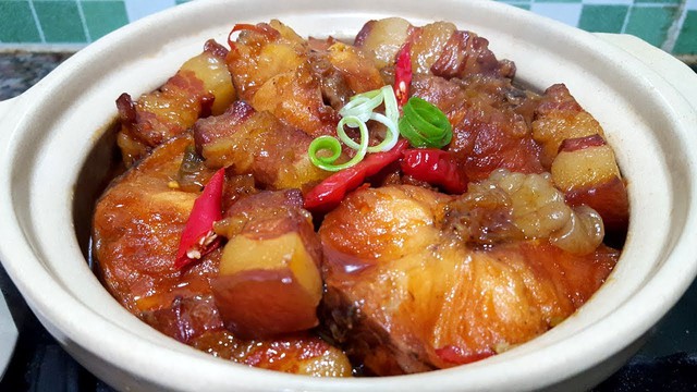 C&aacute; quả kho tộ: M&oacute;n ngon d&acirc;n d&atilde; gợi nhớ bữa cơm nh&agrave;, đặc sắc nhờ c&aacute;ch chế biến ri&ecirc;ng v&agrave; c&acirc;n bằng gia vị- Ảnh 4.