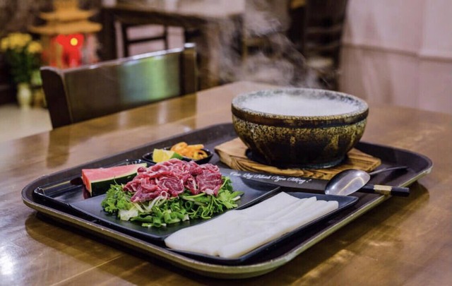 Phở b&ograve; b&aacute;t đ&aacute;: Giữ trọn hương vị truyền thống, mang đến trải nghiệm thực kh&aacute;ch tự ho&agrave;n thiện m&oacute;n ăn ngay tại b&agrave;n- Ảnh 12.