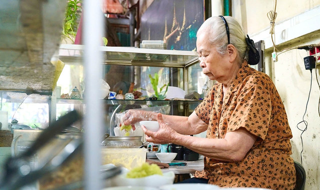 Qu&aacute;n kem x&ocirc;i, ch&egrave; Th&aacute;i hơn 40 năm tuổi giữa H&agrave; Nội v&agrave; c&acirc;u chuyện giữ vị ngọt k&yacute; ức- Ảnh 2.