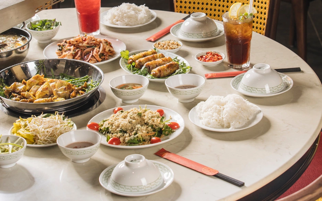 Chả c&aacute; H&agrave;ng Sơn - n&iacute;u giữ hương vị H&agrave; Nội xưa giữa nhịp sống hiện đại  - Ảnh 2.