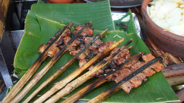  B&uacute;n chả que tre giữa phố cổ H&agrave; Nội: Hương vị xưa n&iacute;u ch&acirc;n thực kh&aacute;ch - Ảnh 3.