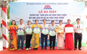 Long Biên ra mắt tuyến phố đảm bảo ATTP và phát động triển khai mô hình "Tuyến phố thanh toán không dùng tiền mặt"