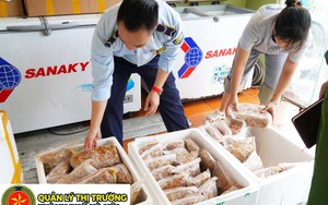 Tạm giữ 240 kg nguyên liệu làm bánh Trung thu không rõ nguồn gốc, quá hạn sử dụng tại phường Chương Mỹ