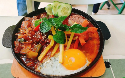 Bánh mì chảo - món ăn chiều lòng người Hà Nội, càng ăn nóng càng cuốn