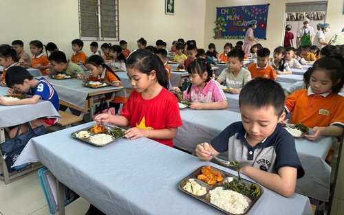 Bếp ăn bán trú 67 trường học ở Dương Nội được “nâng chuẩn”, siết chặt an toàn thực phẩm từ gốc