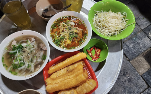 Từ gánh phở phố cổ 30 năm tuổi đến điểm check-in gây sốt sau cú “ghé thăm” của tỷ phú Jensen Huang