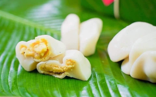 Bánh Giầy Quán Gánh: Thức quà quê thanh tao, gói gọn trong lá dong xanh như chứa đựng tinh túy trời đất vuông tròn