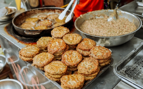 Chả rươi Hà Nội: Bản giao hưởng tinh túy của "lộc trời" trong ẩm thực Kinh kỳ