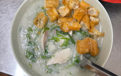 Cháo cá Hàng Bông: "Vị xưa" trong ngõ nhỏ hơn 30 năm thức cùng đêm Hà Nội
