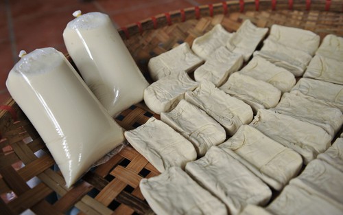 Đậu phụ làng Mơ: Khi đôi mắt người thợ họa nên hình, đôi tay tinh tế tạc nên vị