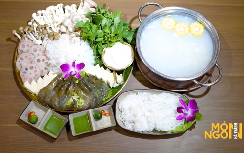Lẩu tôm sen tuyết: Khúc giao hưởng vị giác mới mẻ từ tôm sú, củ sen và lá é miền Trung gọi mời thực khách