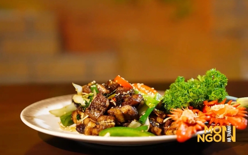 Thưởng thức lươn xào sả ớt: Sự giao thoa giữa hương thơm cay ấm và nghệ thuật chế biến giữ trọn tinh túy đồng quê
