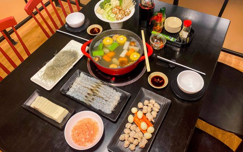 Lẩu tôm sen đào: Tinh hoa ẩm thực giao hòa trong hương vị biển cả, chinh phục thực khách bằng hậu vị tinh tế