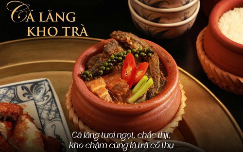 Cá lăng kho trà cổ thụ: Tinh hoa bếp Việt hòa quyện vị ngọt sông Đà và hương trà trăm năm giữa lòng Hà Nội