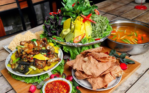 Lẩu ếch măng cay: Hương vị đậm đà hòa quyện tinh hoa đồng quê, mang đến trải nghiệm ấm áp cho ngày mưa phố thị