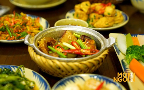 Cá trắm kho trám xanh: Món ngon đậm hồn quê Bắc bộ, chinh phục thực khách bằng hương vị truyền thống mộc mạc, tinh tế